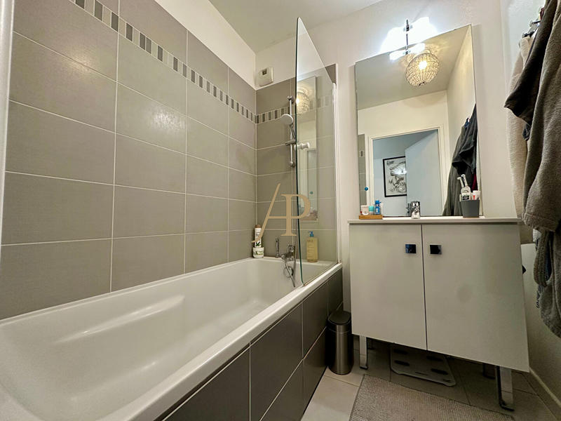 Appartement - 77 m² - 4 pièces