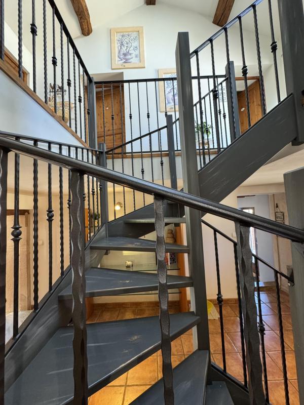 Maison - 250 m² - 6 pièces