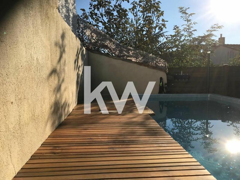 Maison - 260 m² - 6 pièces