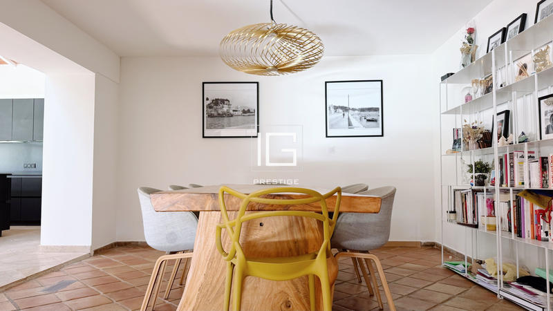 Maison - 300 m² - 7 pièces