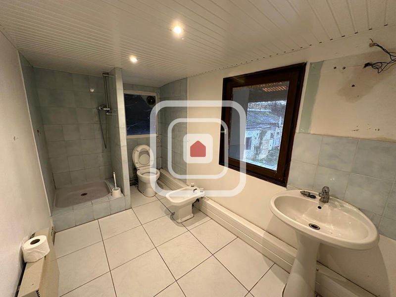 Maison - 202 m² - 6 pièces