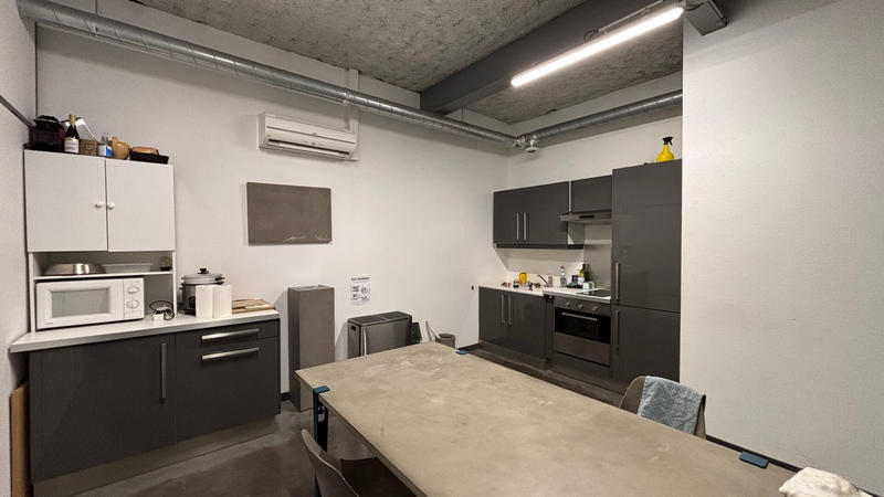 Local commercial - 859 m²