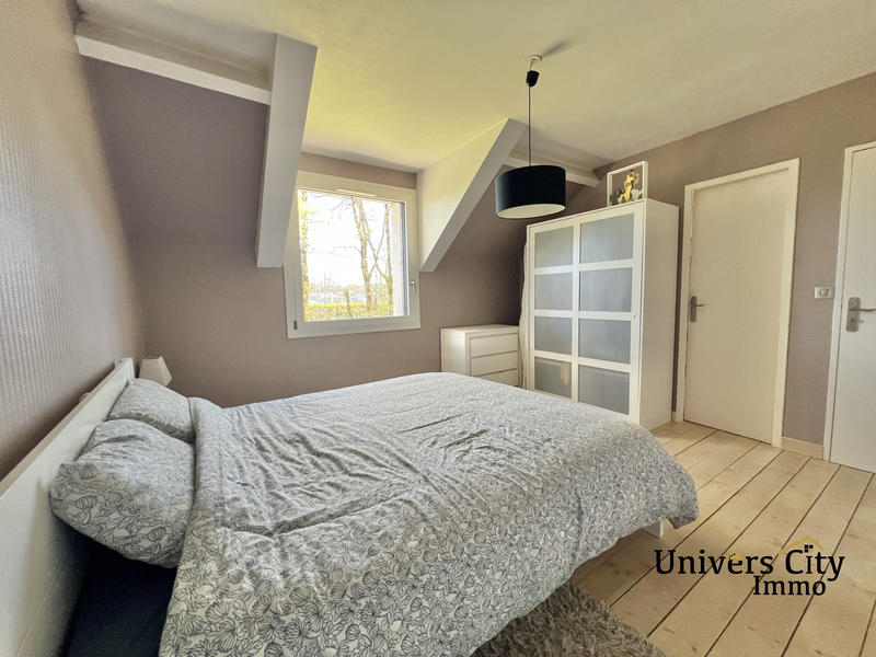 Villa - 247 m² - 10 pièces