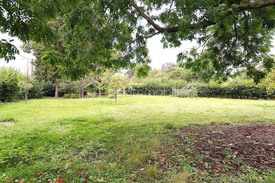 Terrain constructible - 2 258 m²