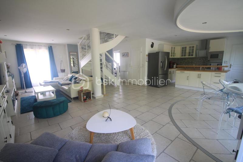 Maison - 150 m² - 6 pièces