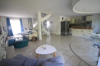 Maison - 150 m² - 6 pièces