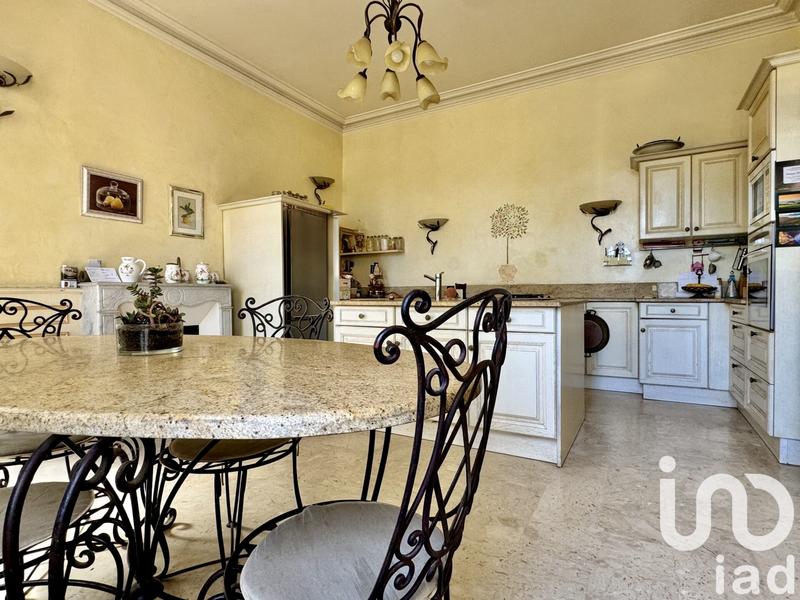 Maison - 322 m² - 9 pièces