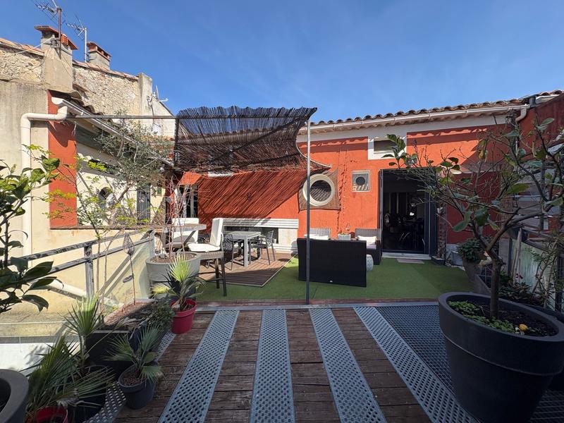 Demeure - 221 m² - 7 pièces