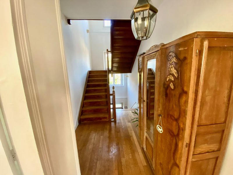 Maison bourgeoise - 250 m² - 9 pièces