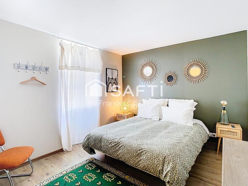 Maison - 223 m² - 8 pièces