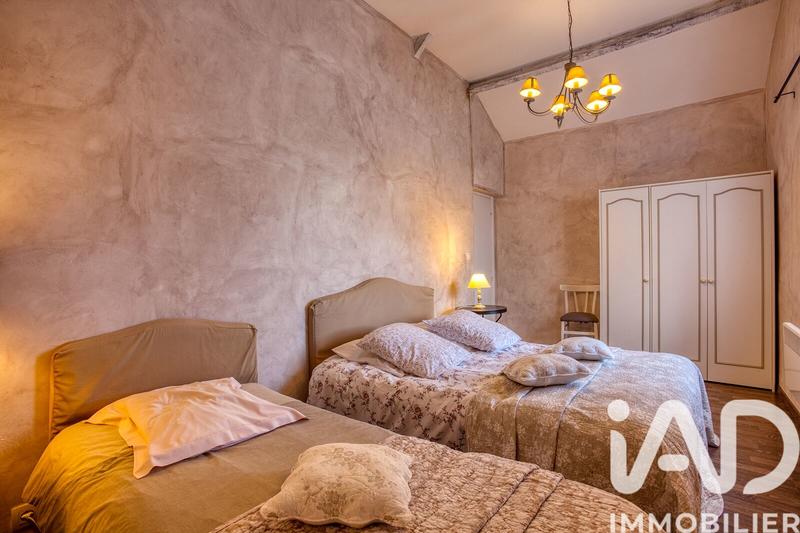 Maison - 345 m² - 10 pièces