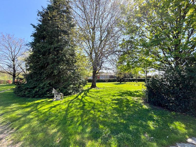 Maison - 254 m² - 11 pièces