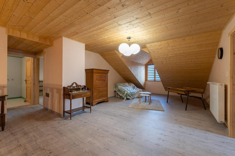 Appartement - 218 m² - 6 pièces