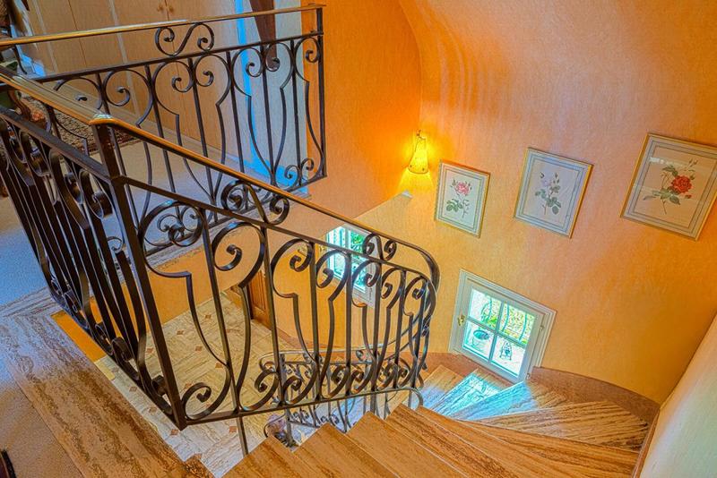 Maison - 206 m² - 6 pièces