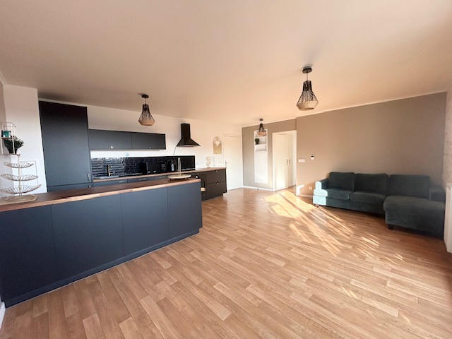 Appartement - 85 m² - 5 pièces