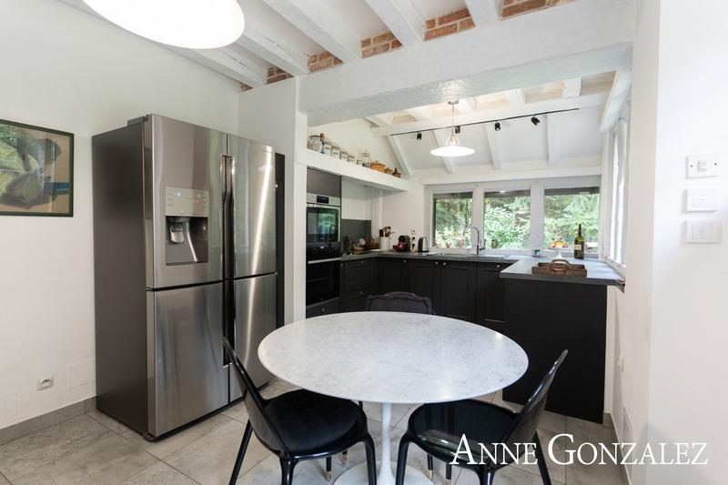 Propriété - 295 m² - 9 pièces