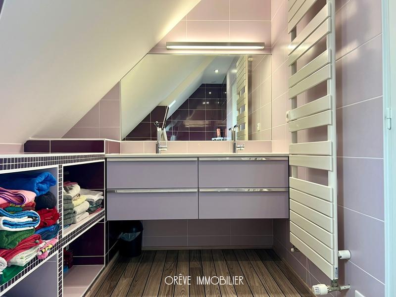 Maison - 165 m² - 8 pièces