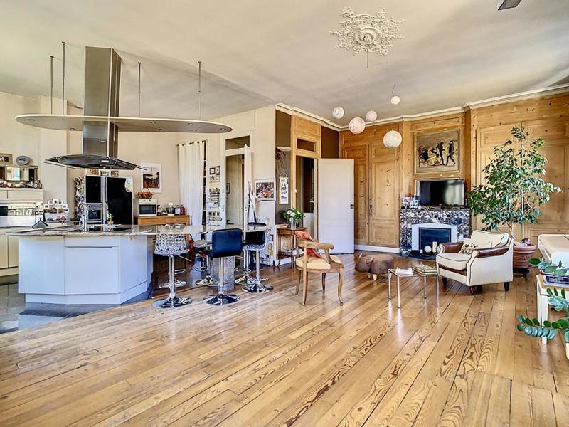 Demeure - 310 m² - 8 pièces