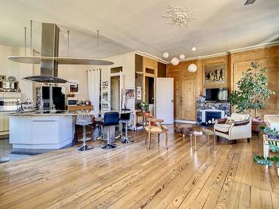 Demeure - 310 m² - 8 pièces