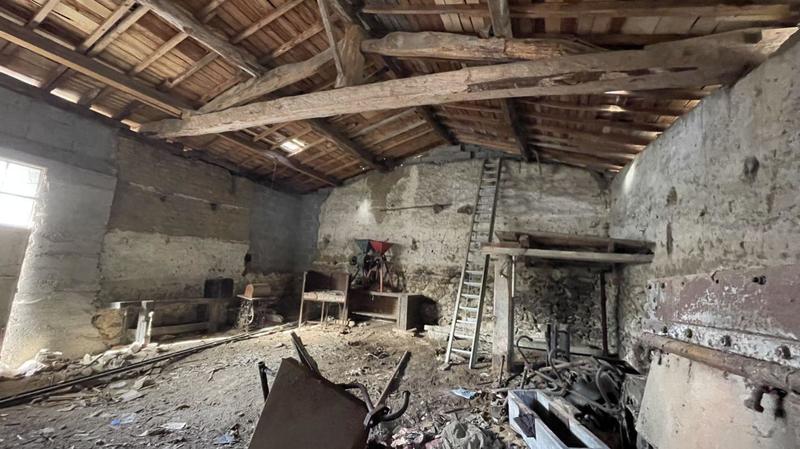 Grange - 191 m² - 2 pièces