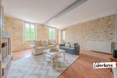 Maison de village - 270 m² - 8 pièces
