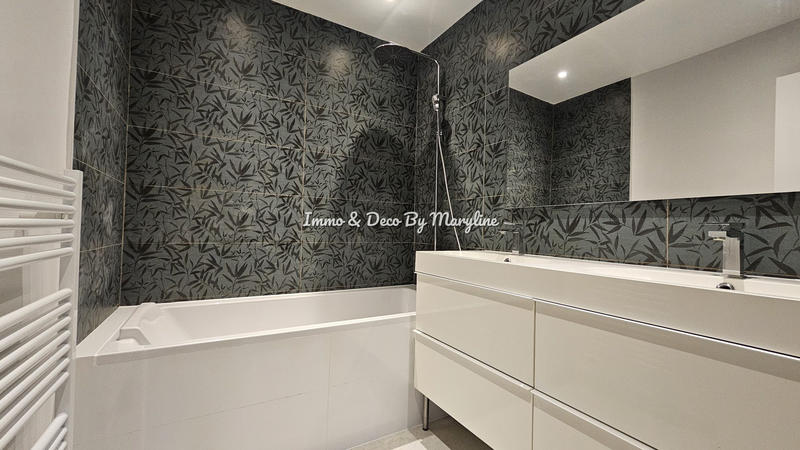 Maison - 240 m² - 6 pièces