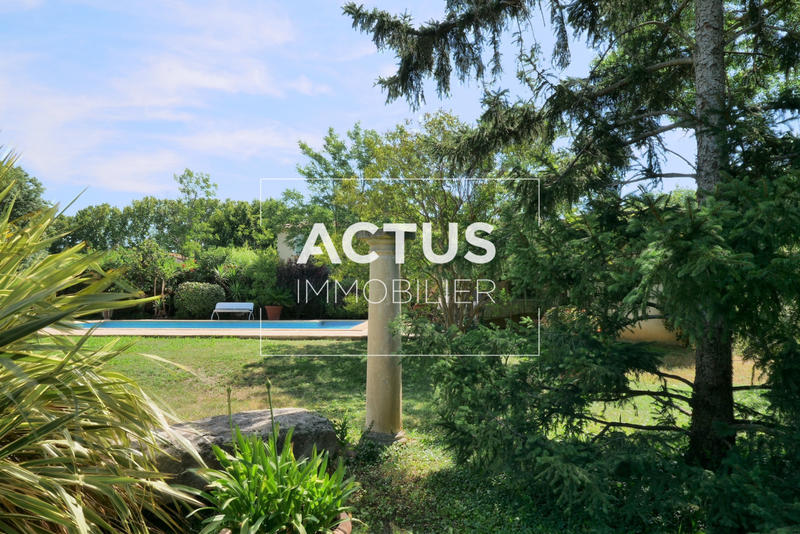 Maison - 210 m² - 7 pièces