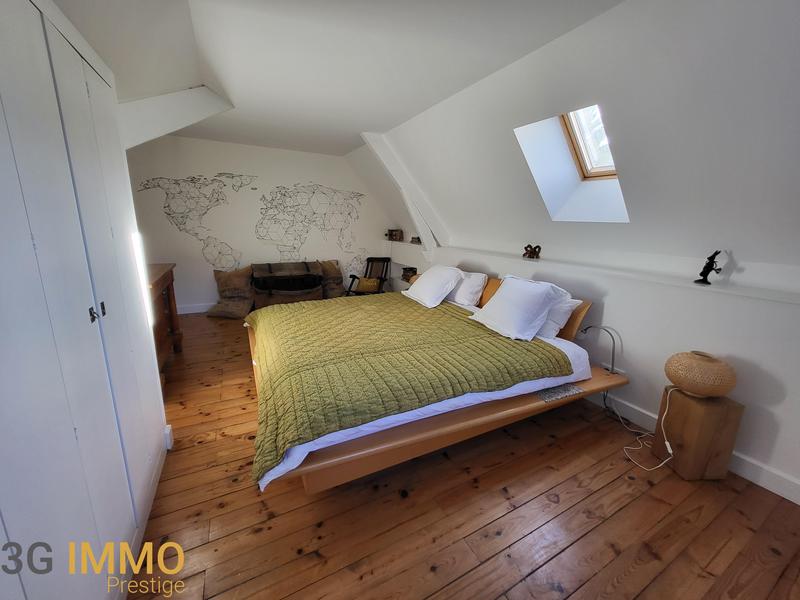 Maison - 225 m² - 10 pièces