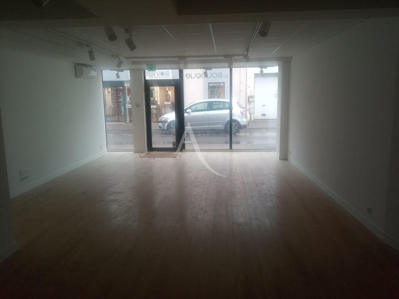 Local commercial - 75 m² - 1 pièce