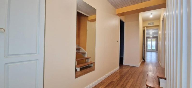 Maison - 210 m² - 6 pièces