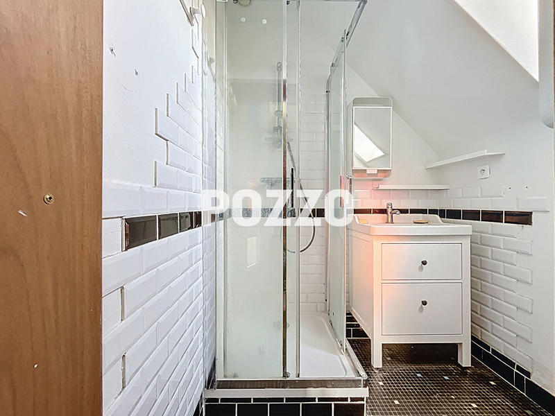 Maison - 198 m² - 9 pièces