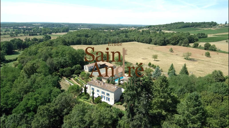 Maison - 365 m² - 7 pièces