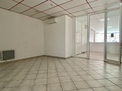 Local commercial - 123 m² - 2 pièces