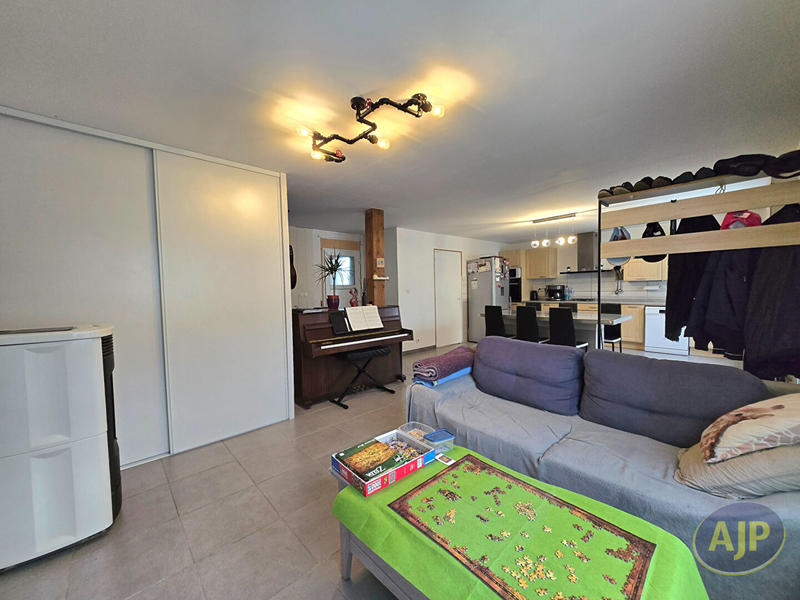 Maison - 95 m² - 5 pièces