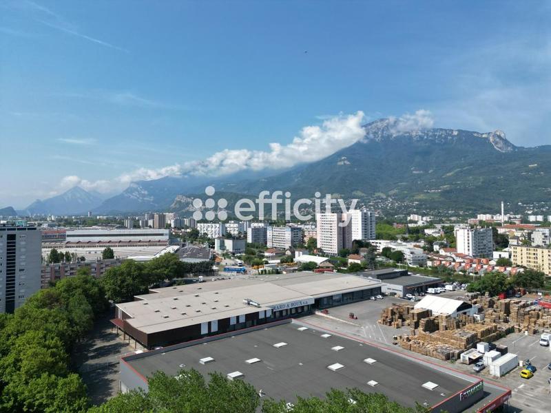 Appartement - 81 m² - 5 pièces