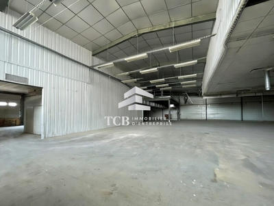 Local d'activités - 1 850 m²