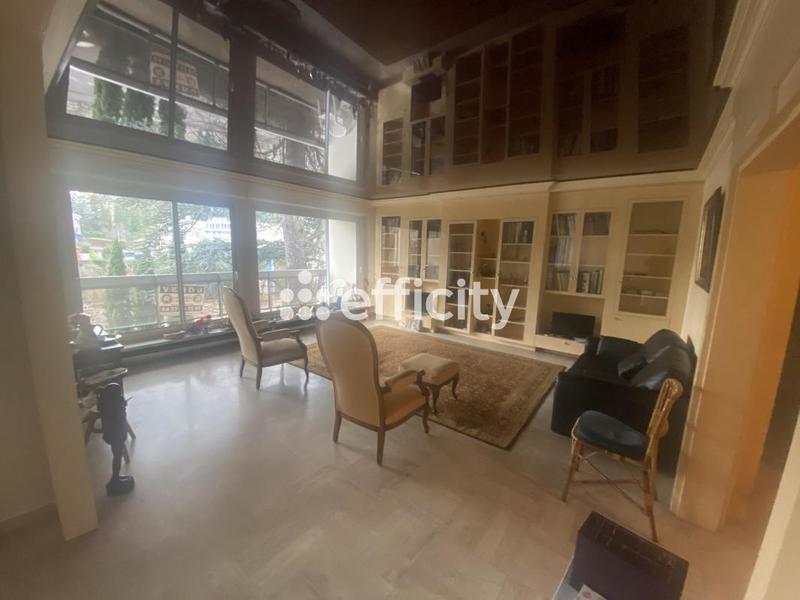 Appartement - 144 m² - 6 pièces