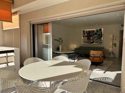 Appartement - 85 m² - 3 pièces