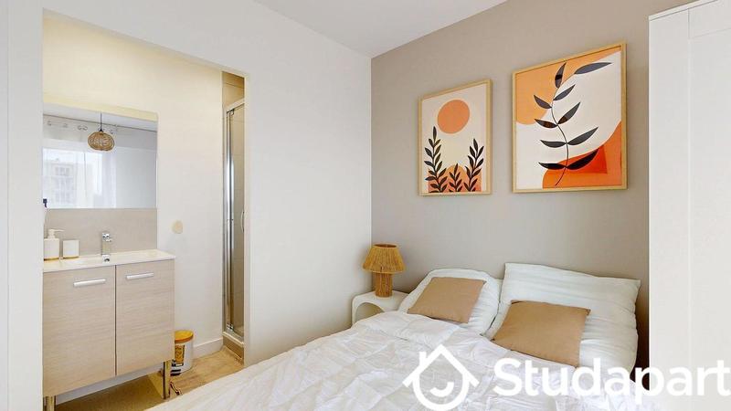 Chambre - 11 m² - 1 pièce