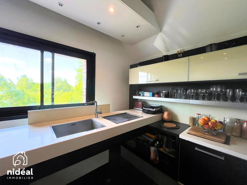 Maison - 395 m² - 8 pièces