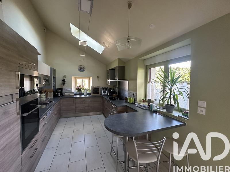 Maison - 229 m² - 8 pièces