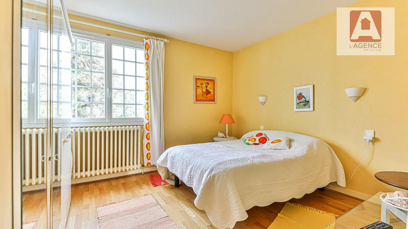 Maison - 213 m² - 7 pièces