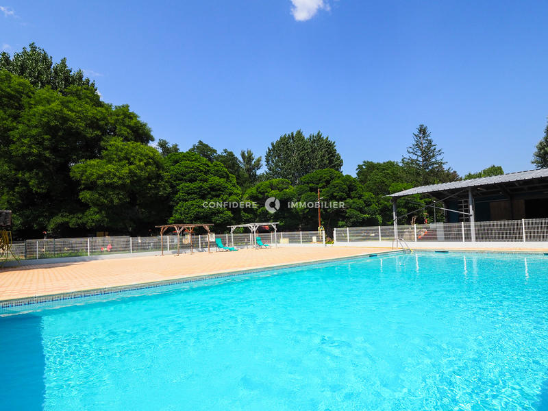 Local commercial - 10 000 m² - 10 pièces