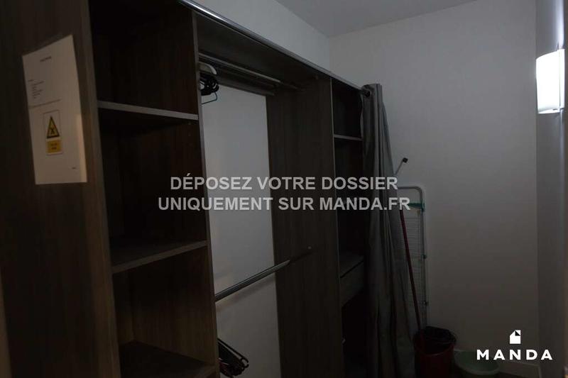 Chambre - 11 m² - 5 pièces