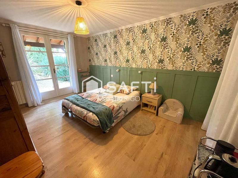 Maison - 255 m² - 7 pièces