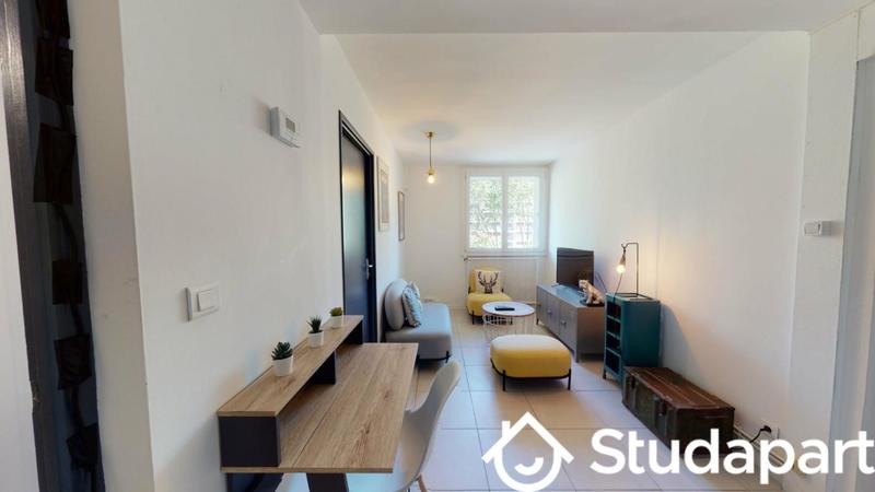 Chambre - 9 m² - 1 pièce