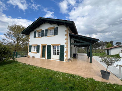 Maison - 140 m² - 5 pièces