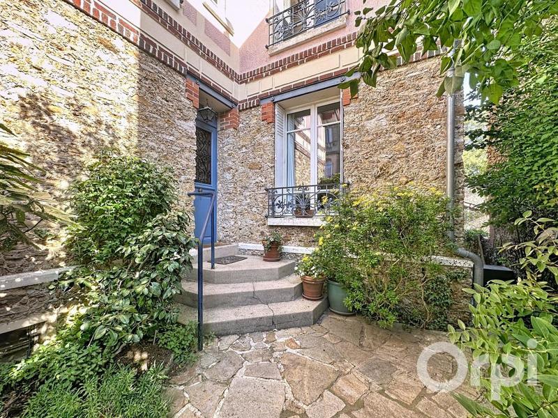 Maison - 105 m² - 6 pièces