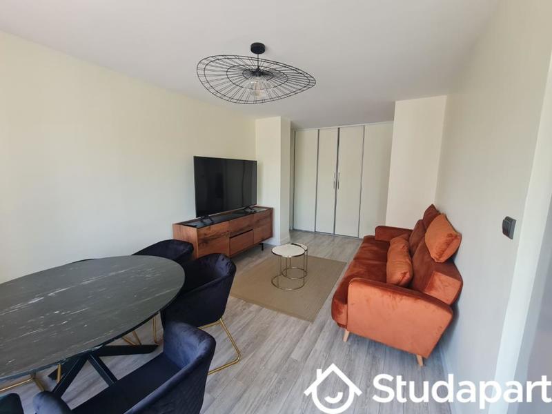 Chambre - 9 m² - 1 pièce