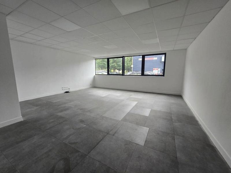 Local d'activités - 391 m²